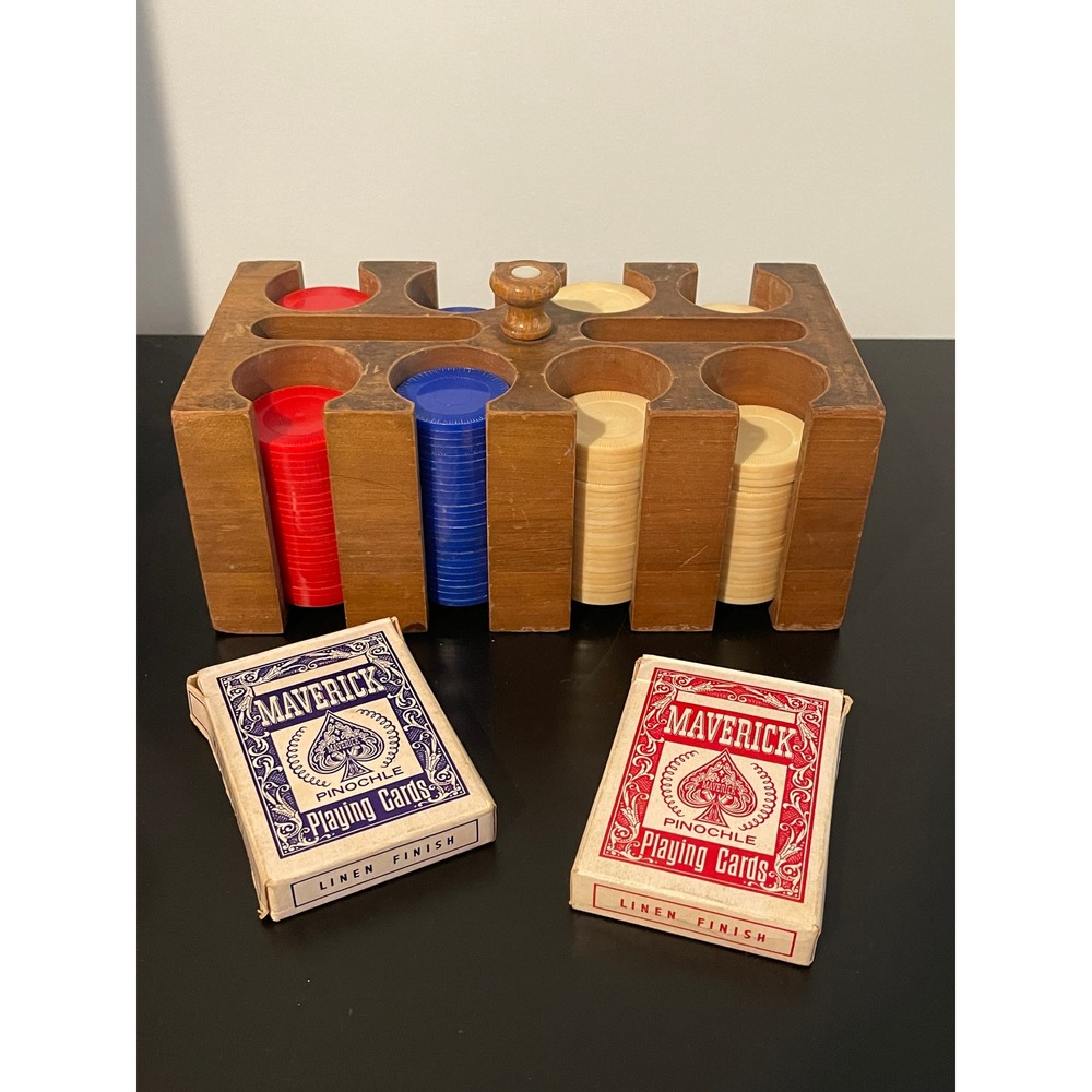 00719 VTG Maverick‎ Pinochle Playing Cards Wooden Poker Plastic Chip Holder Set